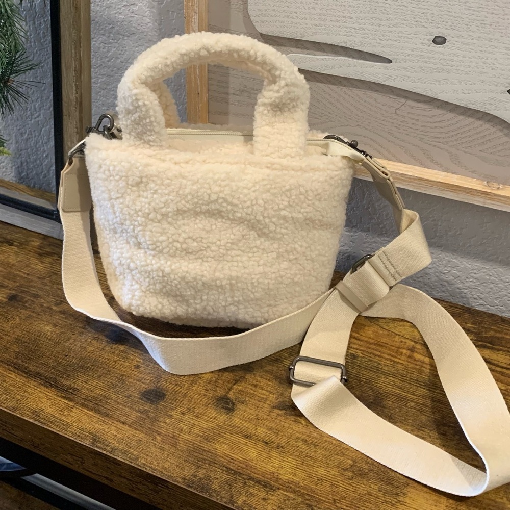 Aldi Live in Style mini Sherpa bag